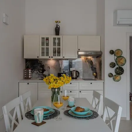 Skyline Serenity Apartment *