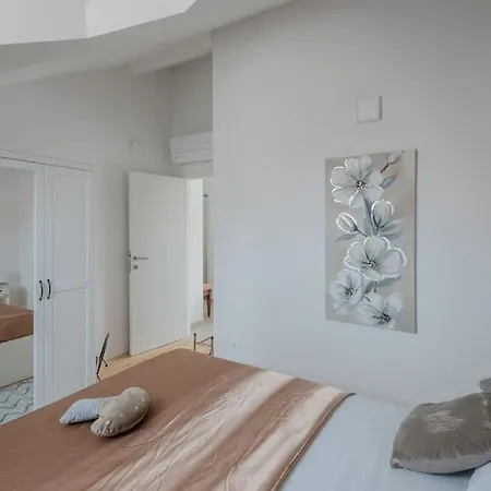 Skyline Serenity Apartment *