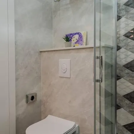 Skyline Serenity Apartamento